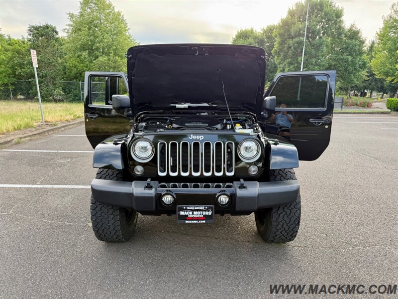 2018 Jeep Wrangler JK Unlimited Sahara triple Black Premium Wheels Hardtop   - Photo 26 - Hillsboro, OR 97123