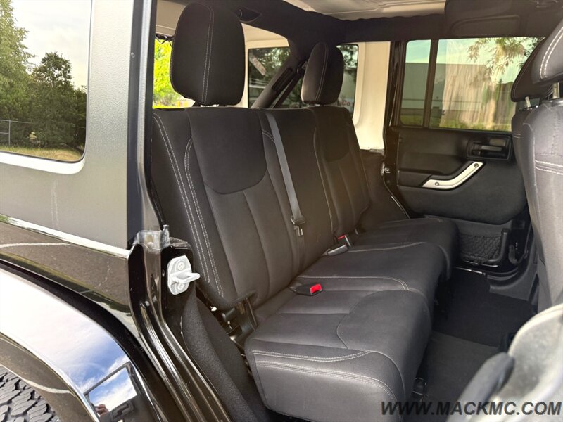 2018 Jeep Wrangler JK Unlimited Sahara triple Black Premium Wheels Hardtop   - Photo 20 - Hillsboro, OR 97123