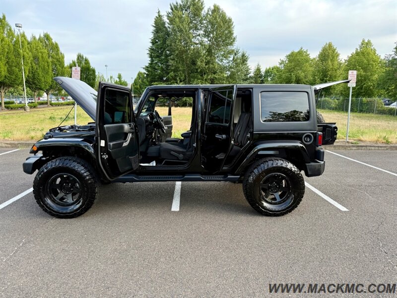 2018 Jeep Wrangler JK Unlimited Sahara triple Black Premium Wheels Hardtop   - Photo 27 - Hillsboro, OR 97123
