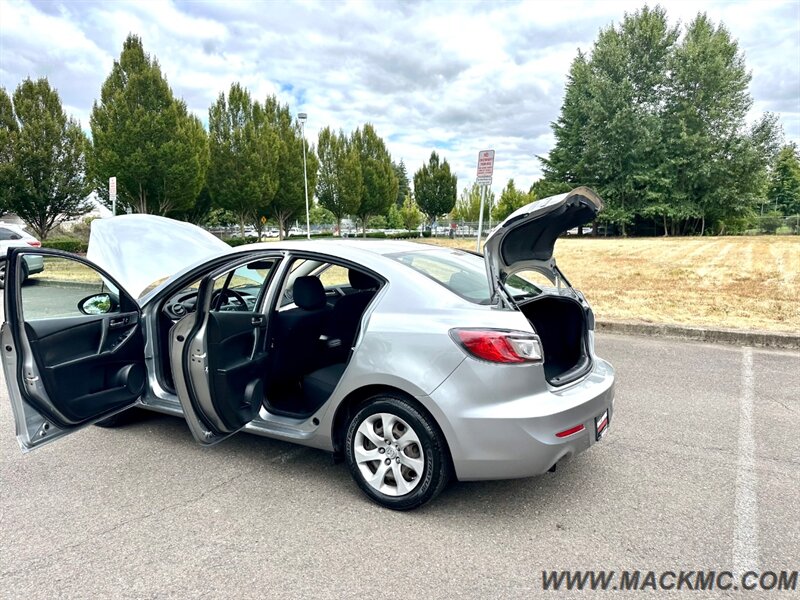 2013 Mazda Mazda3 i Sport   - Photo 20 - Hillsboro, OR 97123