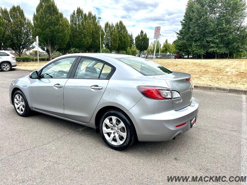 2013 Mazda Mazda3 i Sport   - Photo 8 - Hillsboro, OR 97123