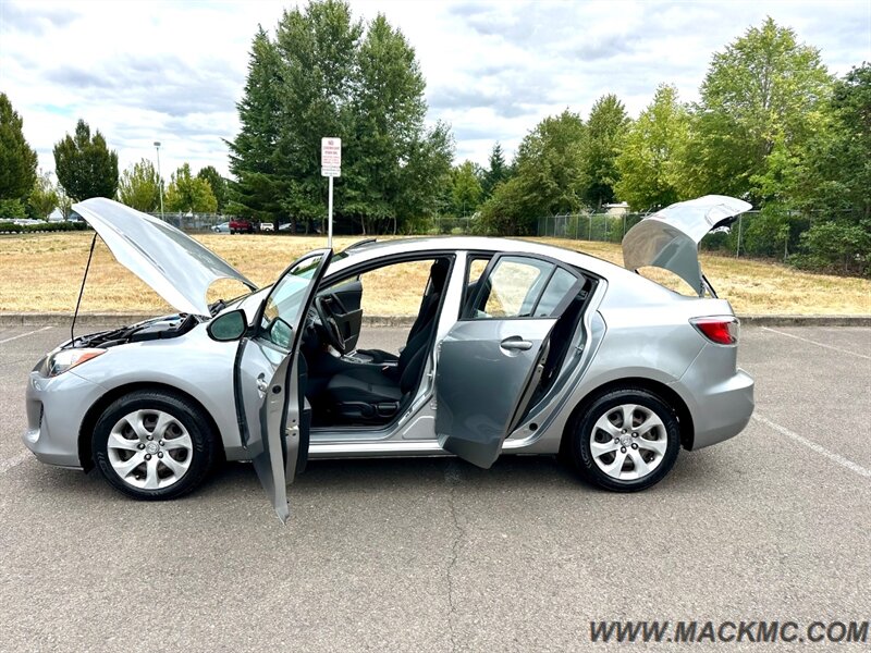 2013 Mazda Mazda3 i Sport   - Photo 19 - Hillsboro, OR 97123