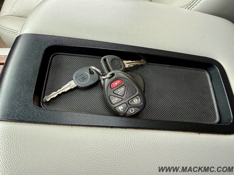 2007 Chevrolet Tahoe LTZ Loaded DVD 3RD Row 4x4   - Photo 10 - Hillsboro, OR 97123