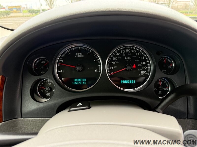 2007 Chevrolet Tahoe LTZ Loaded DVD 3RD Row 4x4   - Photo 12 - Hillsboro, OR 97123