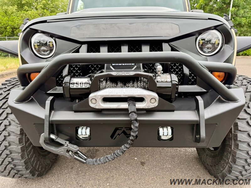 2011 Jeep Wrangler Sport Unlimited Lifted 35s MTs Light Bar Winch   - Photo 24 - Hillsboro, OR 97123