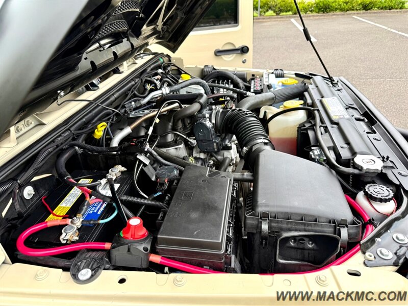 2011 Jeep Wrangler Sport Unlimited Lifted 35s MTs Light Bar Winch   - Photo 34 - Hillsboro, OR 97123