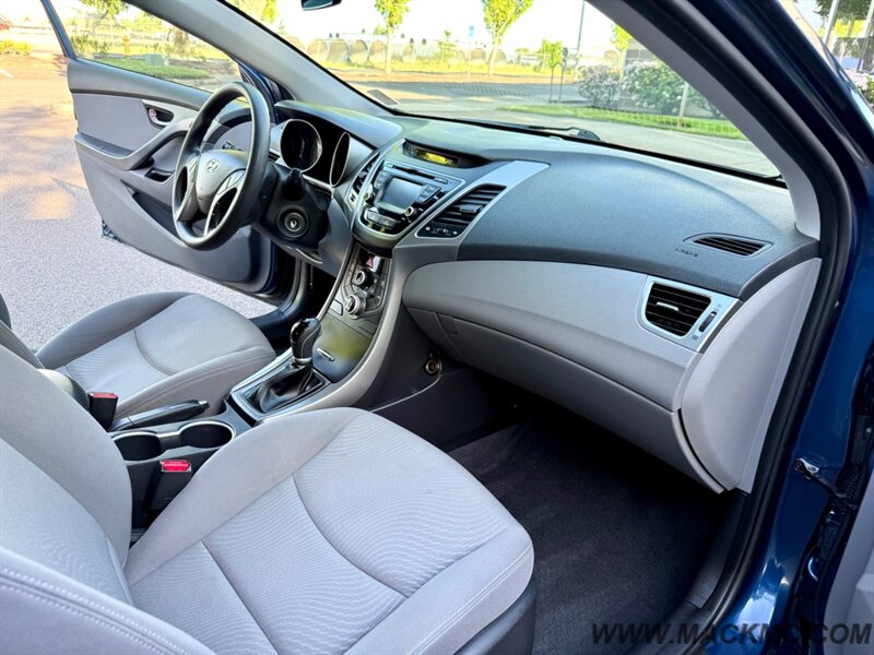 2016 Hyundai ELANTRA SE 45k low Miles 1-Owner 38-MPG - Photo 2 - Hillsboro, OR 97123