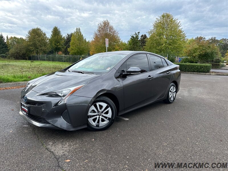 2017 Toyota Prius Two   - Photo 3 - Hillsboro, OR 97123