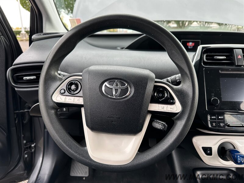 2017 Toyota Prius Two   - Photo 11 - Hillsboro, OR 97123