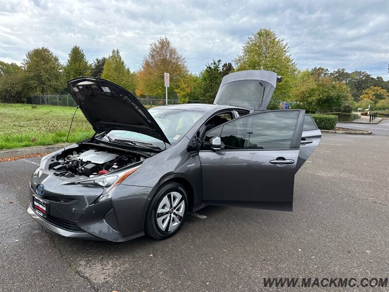 2017 Toyota Prius Two   - Photo 27 - Hillsboro, OR 97123