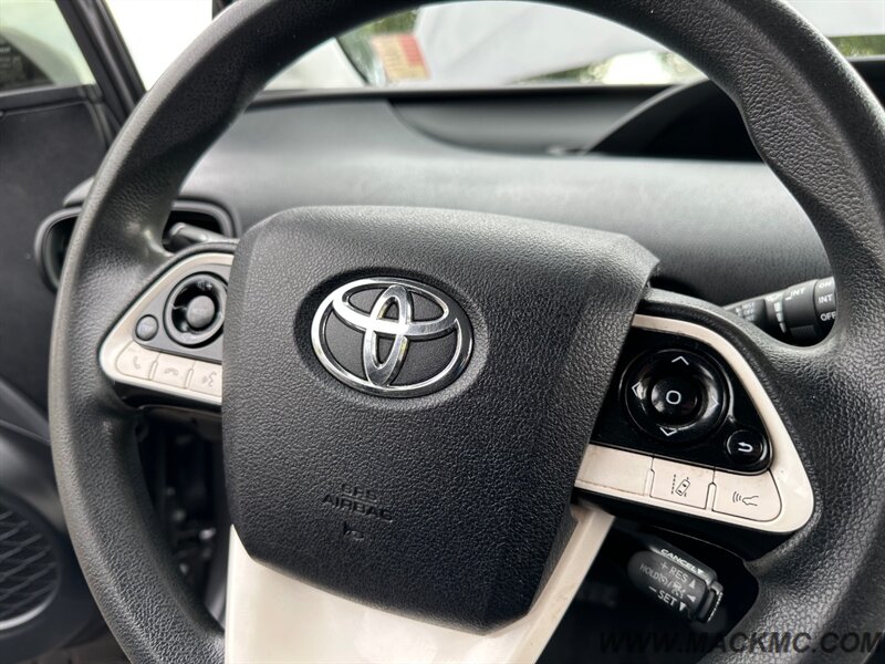 2017 Toyota Prius Two   - Photo 12 - Hillsboro, OR 97123