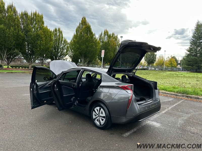 2017 Toyota Prius Two   - Photo 29 - Hillsboro, OR 97123