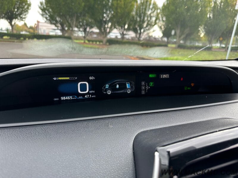 2017 Toyota Prius Two   - Photo 14 - Hillsboro, OR 97123