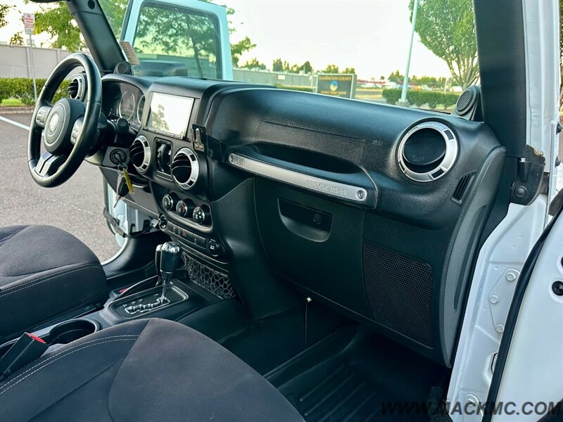 2014 Jeep Wrangler Rubicon Bumpers lifted Fuel Wheels 37'S MT's - Photo 2 - Hillsboro, OR 97123