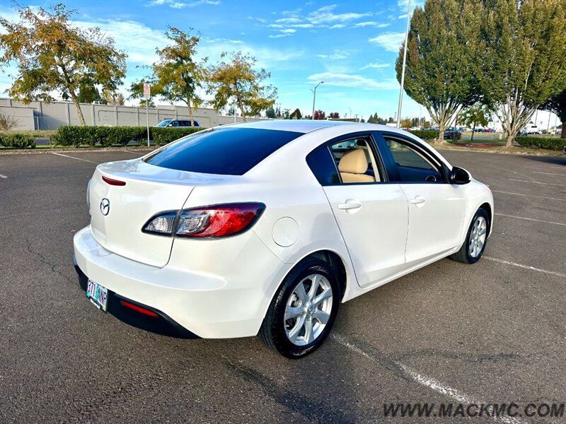 2010 Mazda Mazda3 i Touring   - Photo 8 - Hillsboro, OR 97123