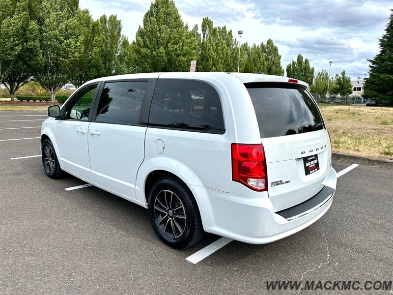 2018 Dodge Grand Caravan GT Leather Stow N Go Back Up Camera - Photo 8 - Hillsboro, OR 97123