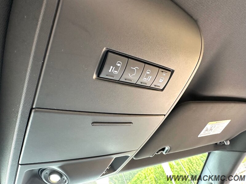2018 Dodge Grand Caravan GT Leather Stow N Go Back Up Camera - Photo 17 - Hillsboro, OR 97123