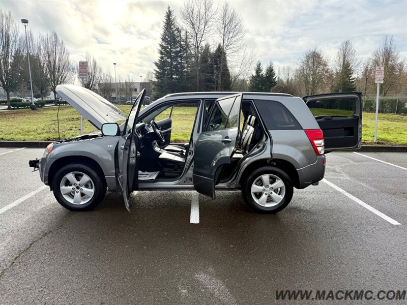 2010 Suzuki Grand Vitara XSport 4x4 1-Owner RV Tow Hook   - Photo 30 - Hillsboro, OR 97123