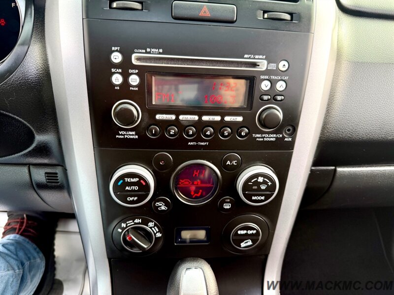 2010 Suzuki Grand Vitara XSport 4x4 1-Owner RV Tow Hook   - Photo 15 - Hillsboro, OR 97123