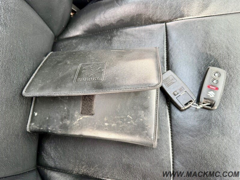 2010 Suzuki Grand Vitara XSport 4x4 1-Owner RV Tow Hook   - Photo 13 - Hillsboro, OR 97123