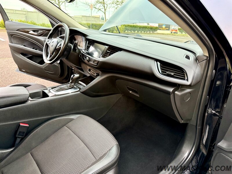 2019 Buick Regal Sportback Preferred II - Photo 2 - Hillsboro, OR 97123