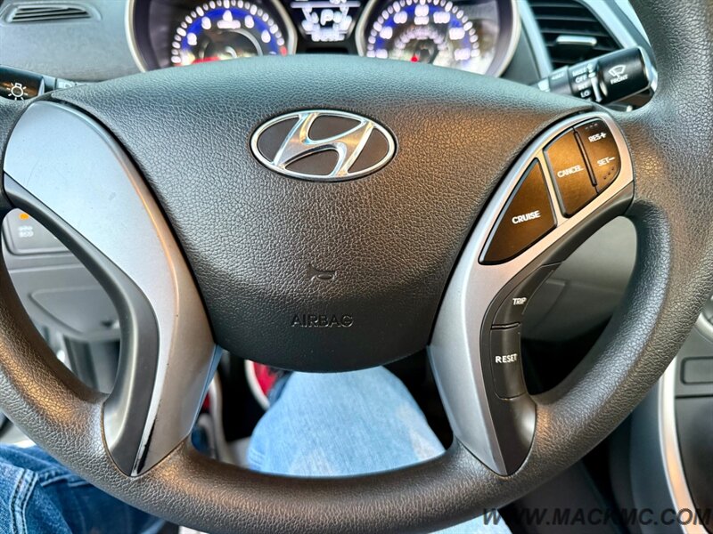 2016 Hyundai ELANTRA SE - Photo 14 - Hillsboro, OR 97123