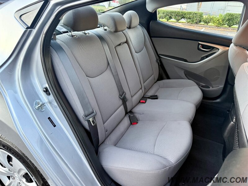 2016 Hyundai ELANTRA SE - Photo 12 - Hillsboro, OR 97123