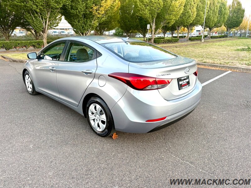 2016 Hyundai ELANTRA SE - Photo 8 - Hillsboro, OR 97123