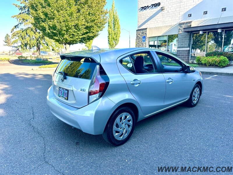 2016 Toyota Prius c One   - Photo 7 - Hillsboro, OR 97123