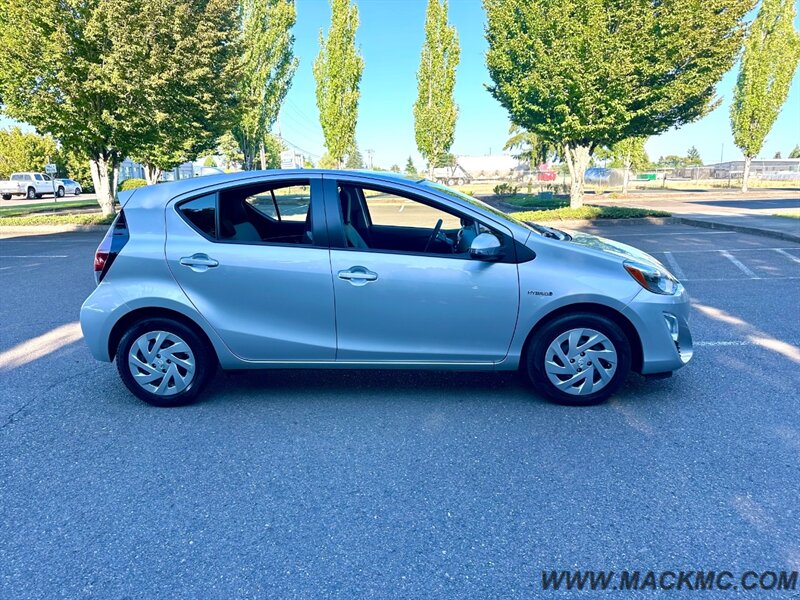 2016 Toyota Prius c One   - Photo 6 - Hillsboro, OR 97123