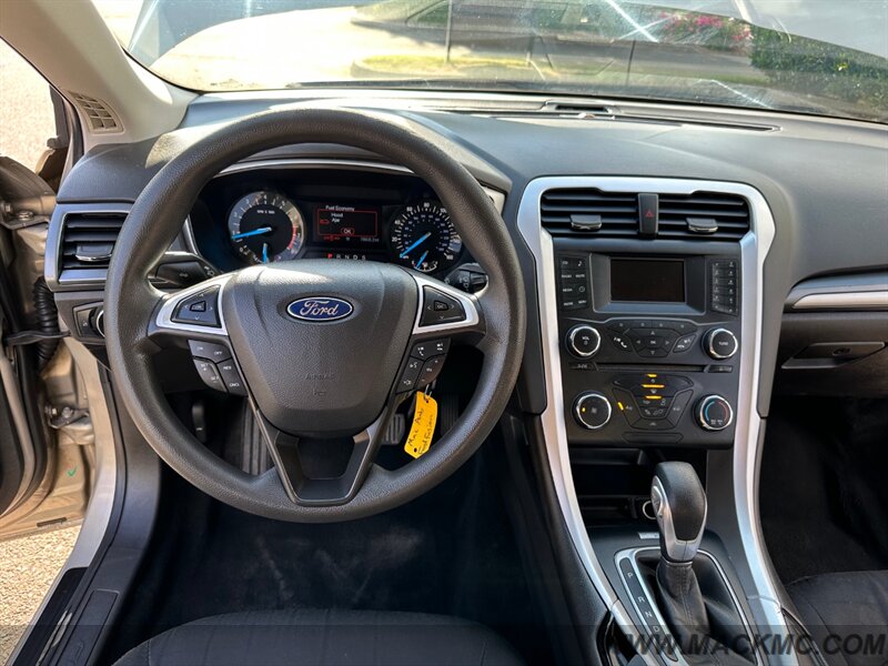 2015 Ford Fusion SE   - Photo 16 - Hillsboro, OR 97123