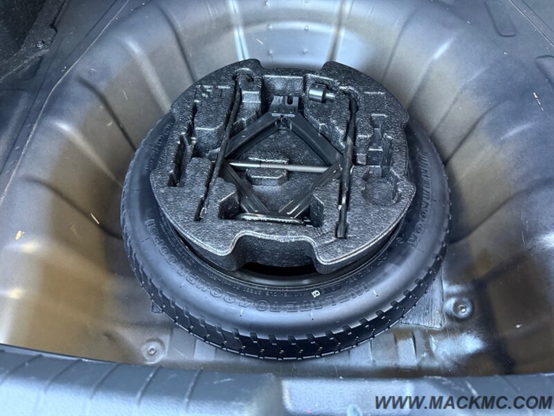 2017 Hyundai ELANTRA Limited Leather back Up Camera New Tires   - Photo 16 - Hillsboro, OR 97123