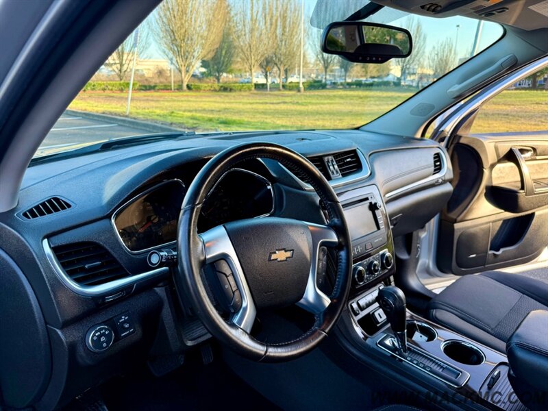 2016 Chevrolet Traverse LT 3RD Row Seating 74K Low Miles AWD   - Photo 11 - Hillsboro, OR 97123