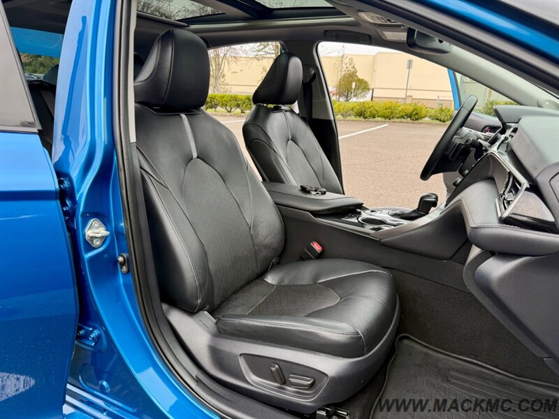 2019 Toyota Camry XSE   - Photo 14 - Hillsboro, OR 97123