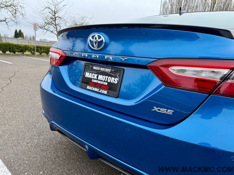 2019 Toyota Camry XSE   - Photo 10 - Hillsboro, OR 97123