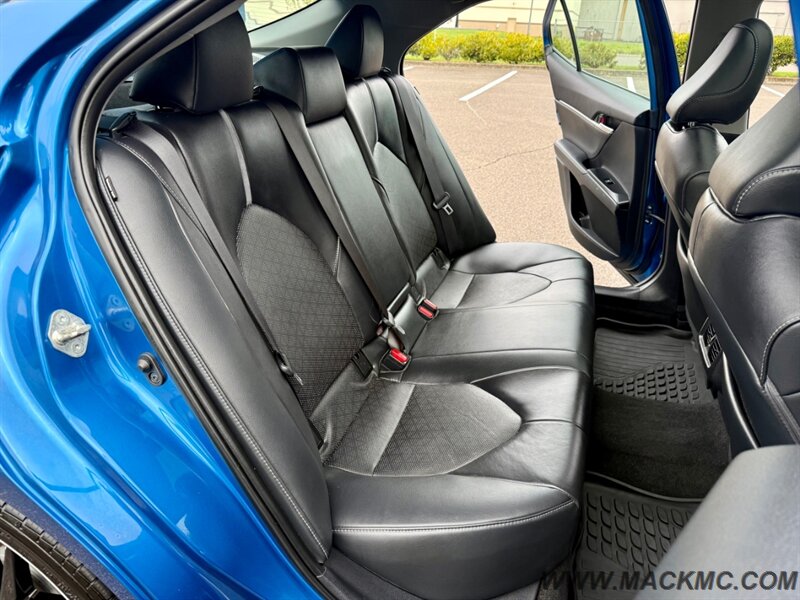 2019 Toyota Camry XSE   - Photo 15 - Hillsboro, OR 97123