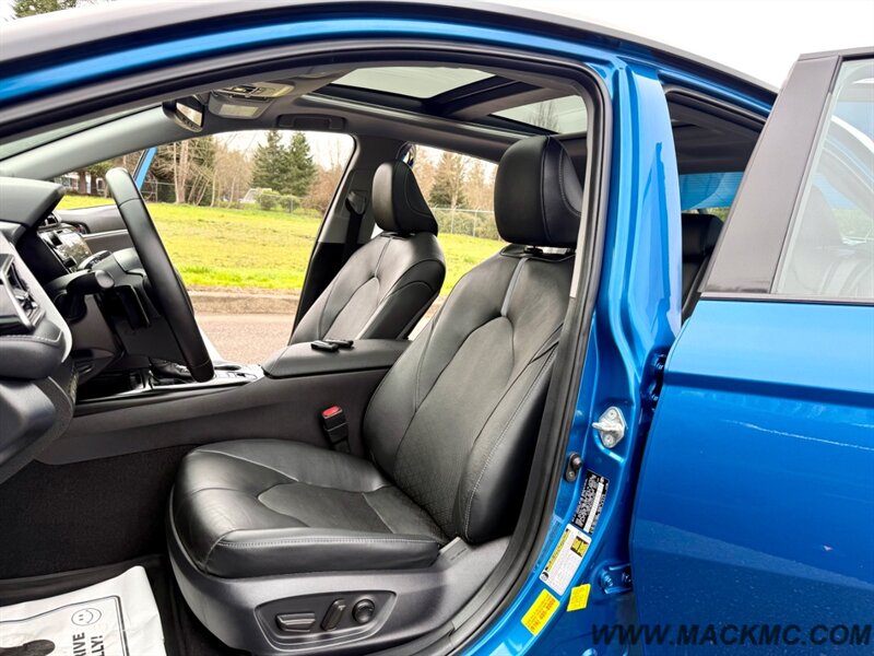 2019 Toyota Camry XSE   - Photo 13 - Hillsboro, OR 97123