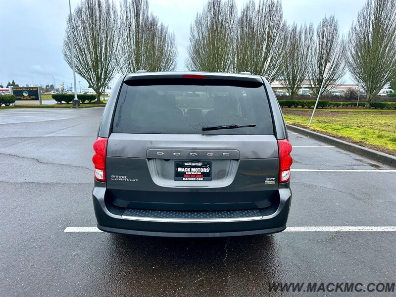 2018 Dodge Grand Caravan SXT   - Photo 7 - Hillsboro, OR 97123