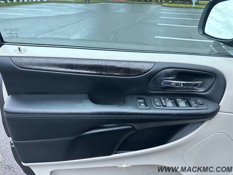 2018 Dodge Grand Caravan SXT   - Photo 25 - Hillsboro, OR 97123