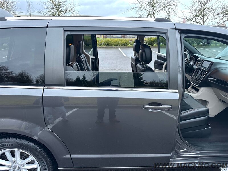 2018 Dodge Grand Caravan SXT   - Photo 28 - Hillsboro, OR 97123