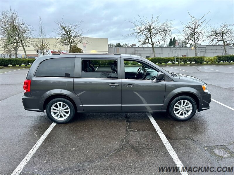2018 Dodge Grand Caravan SXT   - Photo 6 - Hillsboro, OR 97123