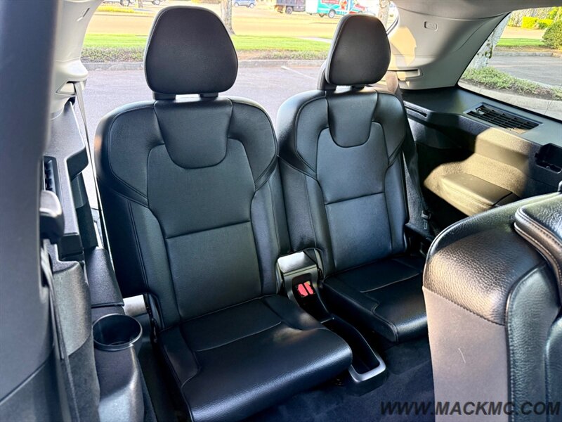 2017 Volvo XC90 T6 Momentum Pano Roof 3RD Wow Seat Nav   - Photo 22 - Hillsboro, OR 97123