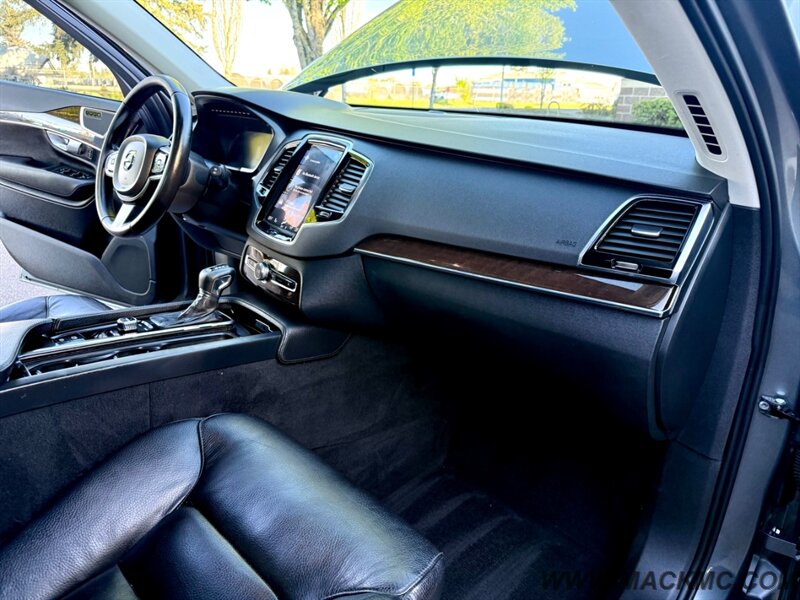 2017 Volvo XC90 T6 Momentum Pano Roof 3RD Wow Seat Nav   - Photo 2 - Hillsboro, OR 97123