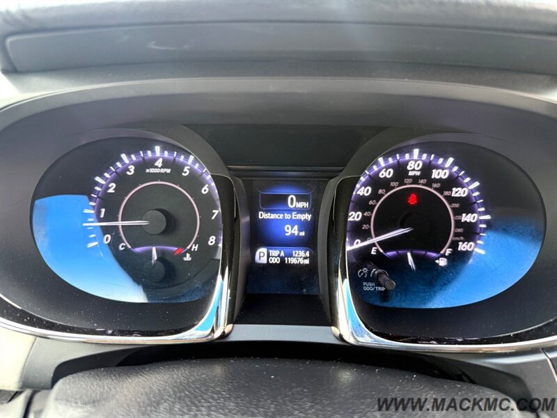 2013 Toyota Avalon Limited Loaded Navi Back Up Camera Moonroof V6   - Photo 13 - Hillsboro, OR 97123