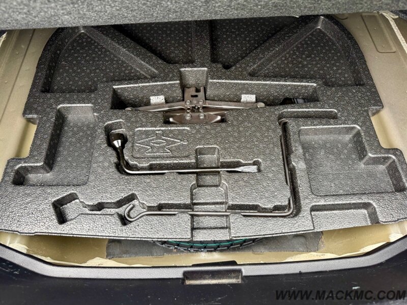 2013 Toyota Avalon Limited Loaded Navi Back Up Camera Moonroof V6   - Photo 22 - Hillsboro, OR 97123