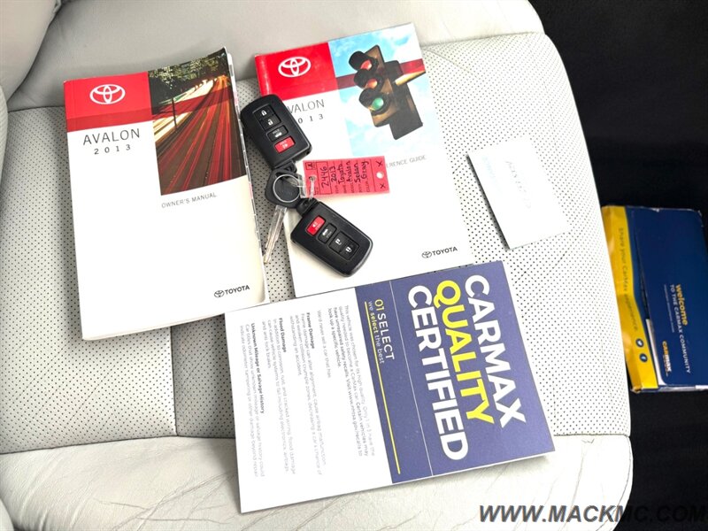 2013 Toyota Avalon Limited Loaded Navi Back Up Camera Moonroof V6   - Photo 10 - Hillsboro, OR 97123