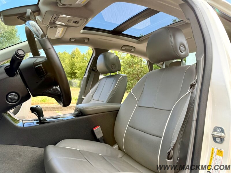 2014 Chevrolet Impala LTZ Loaded Leather Dual Roof Navi 1-Owner   - Photo 19 - Hillsboro, OR 97123