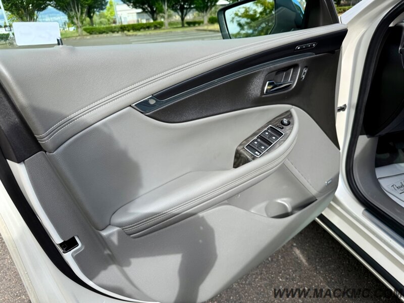 2014 Chevrolet Impala LTZ Loaded Leather Dual Roof Navi 1-Owner   - Photo 29 - Hillsboro, OR 97123