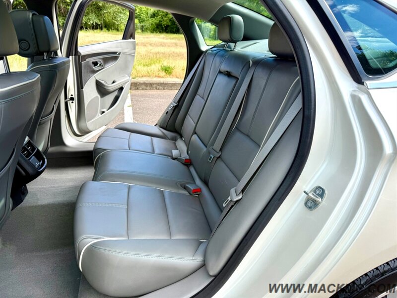 2014 Chevrolet Impala LTZ Loaded Leather Dual Roof Navi 1-Owner   - Photo 22 - Hillsboro, OR 97123