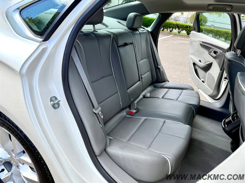 2014 Chevrolet Impala LTZ Loaded Leather Dual Roof Navi 1-Owner   - Photo 23 - Hillsboro, OR 97123